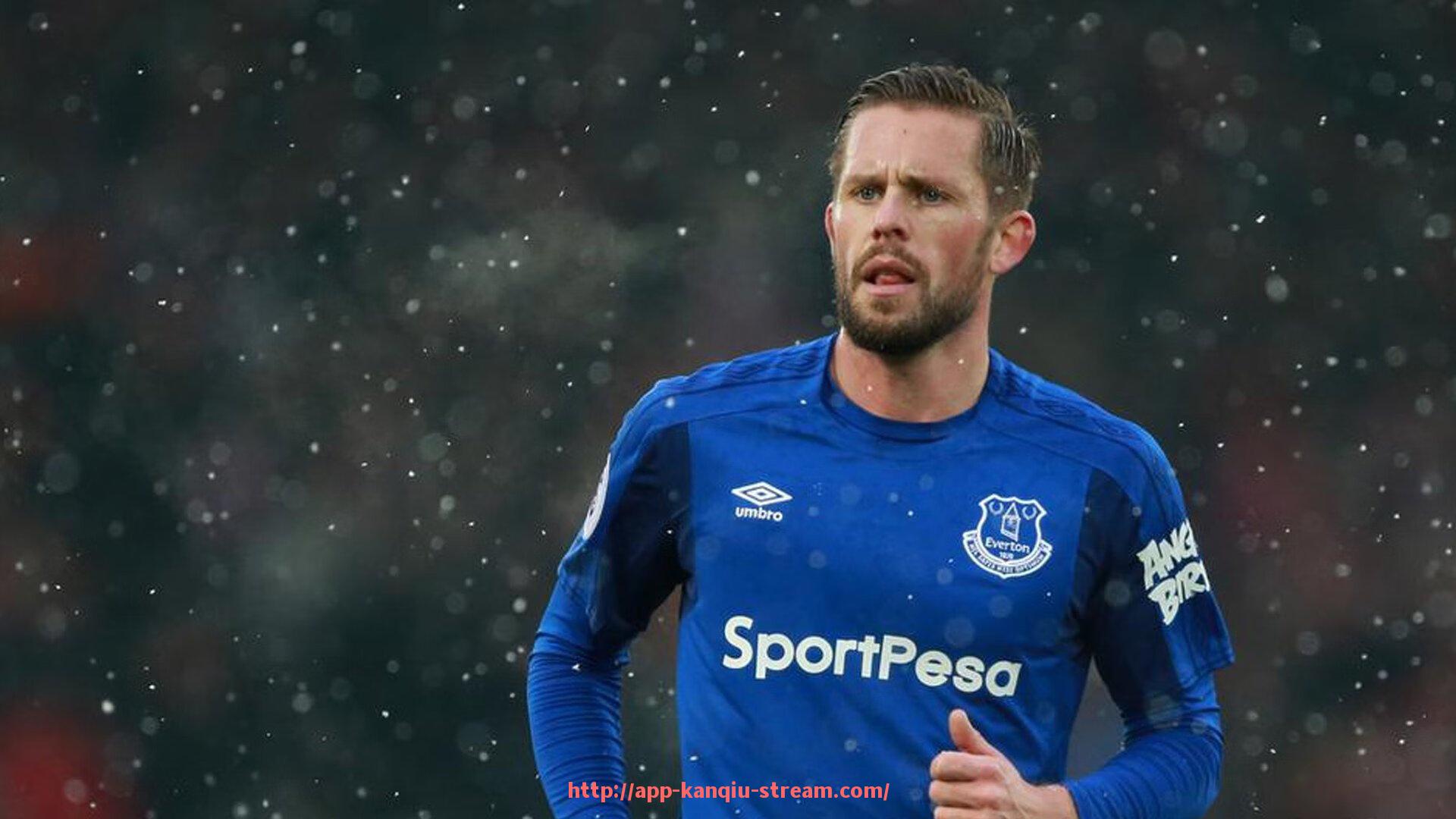 看球直播-中超联赛大连转播:讨论大连地区的中超联赛转播情况,涉及地方性平台的直播资源。